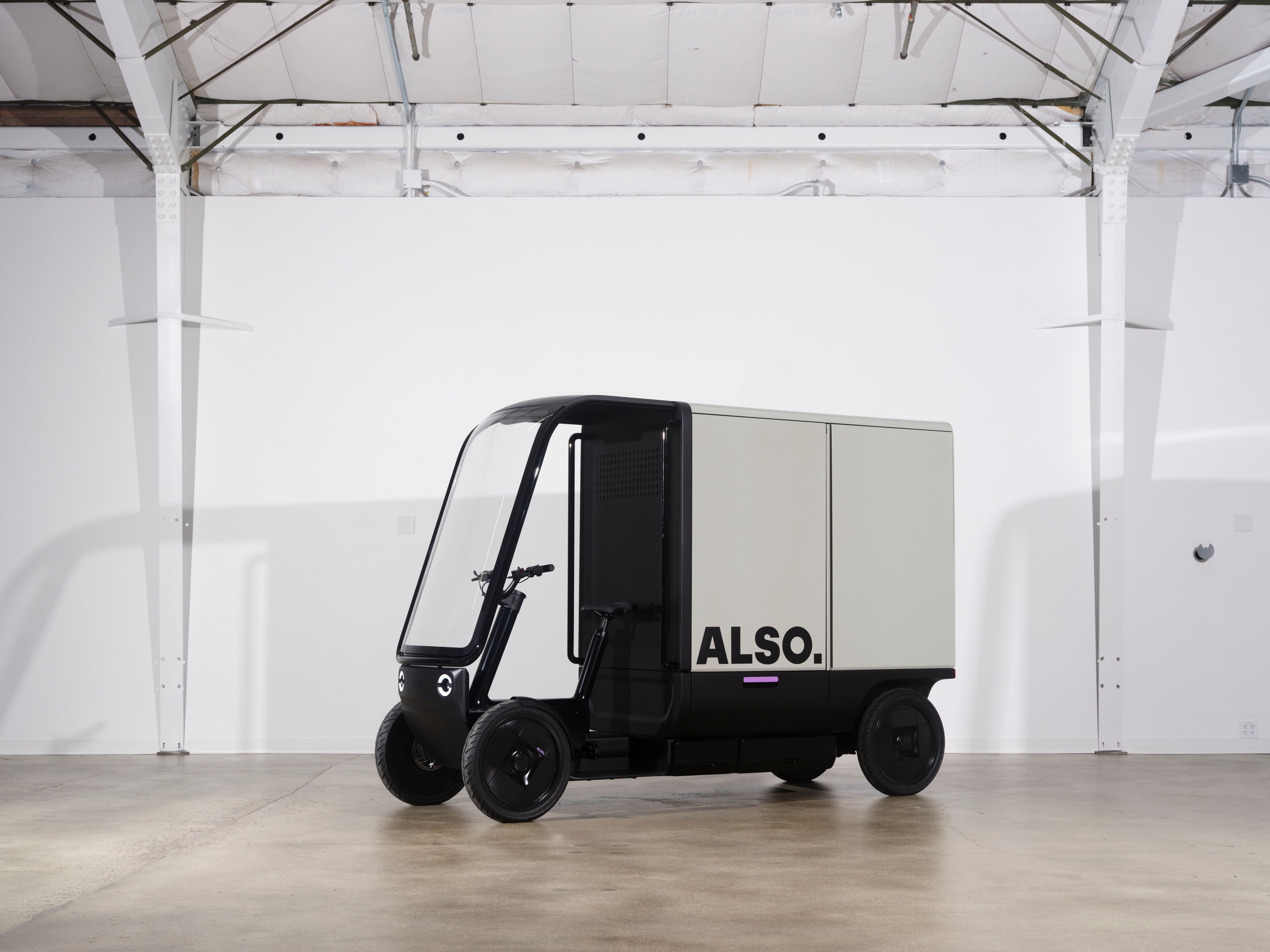Amazon Orders 'Thousands' of Rivian Cargo Bikes for Urban Delivery