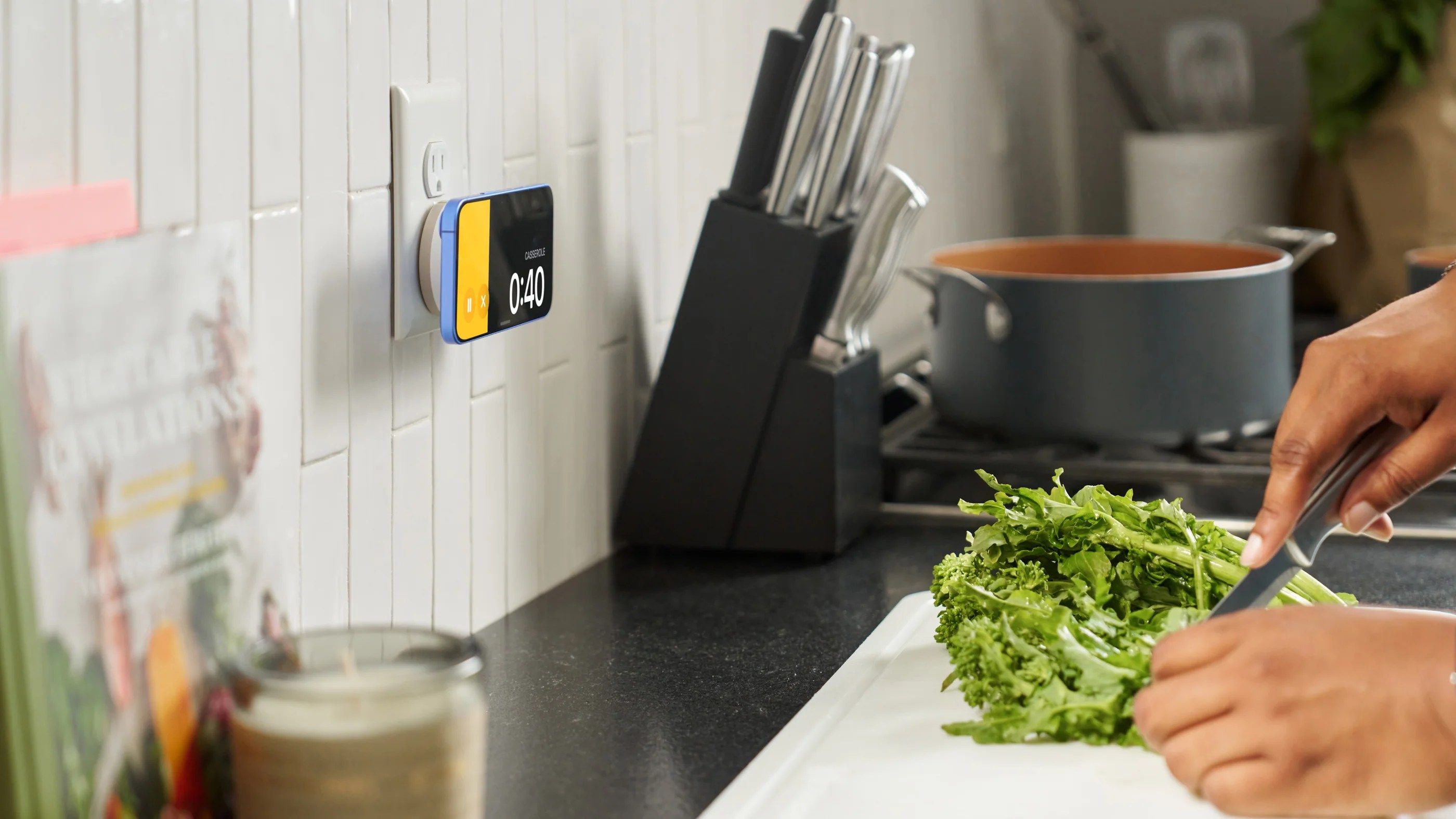 Twelve South's PowerBug magnetic charger hits Black Friday sale