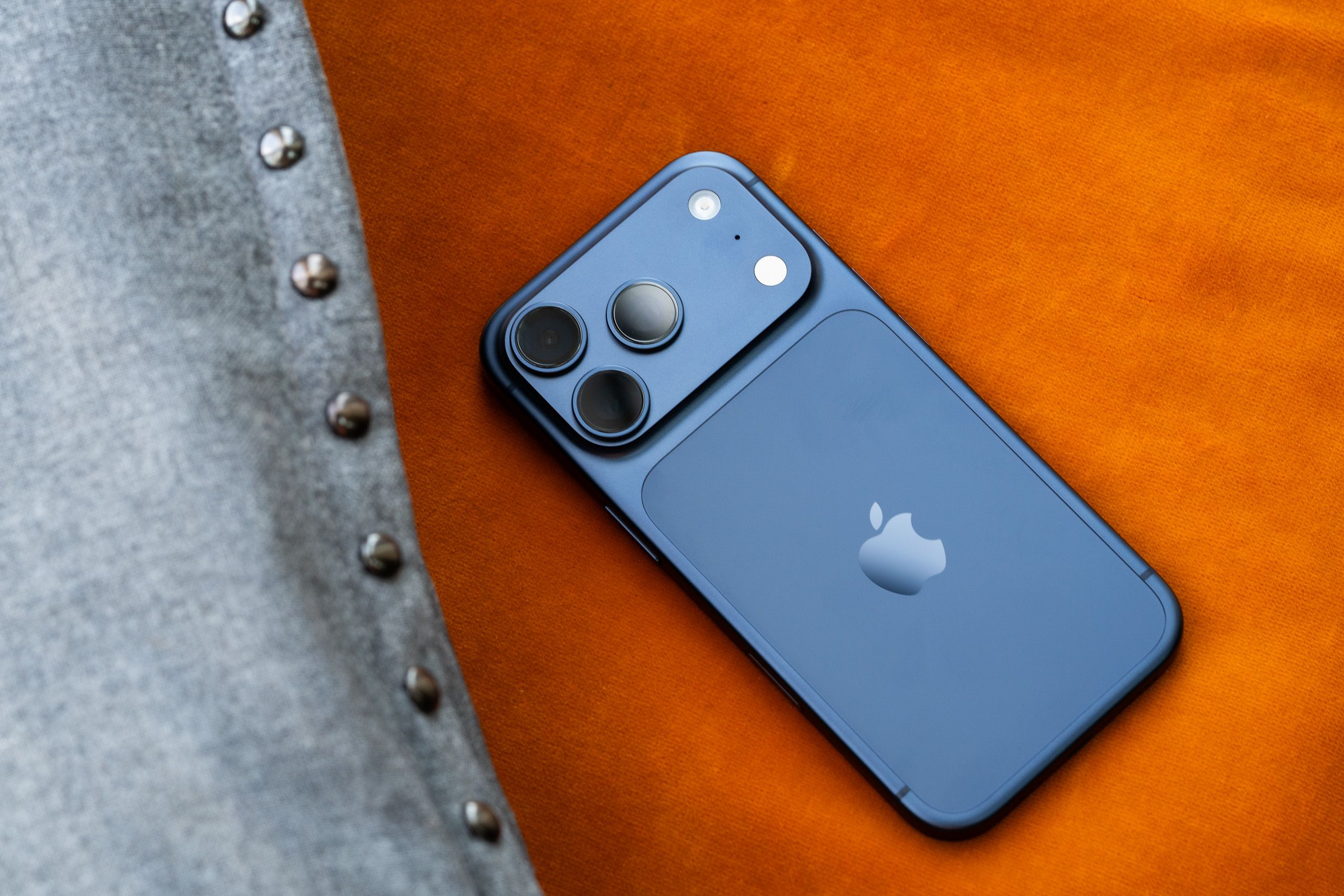 Amazon Throws $15 Credit at Apple Gift Card Buyers This Black Friday