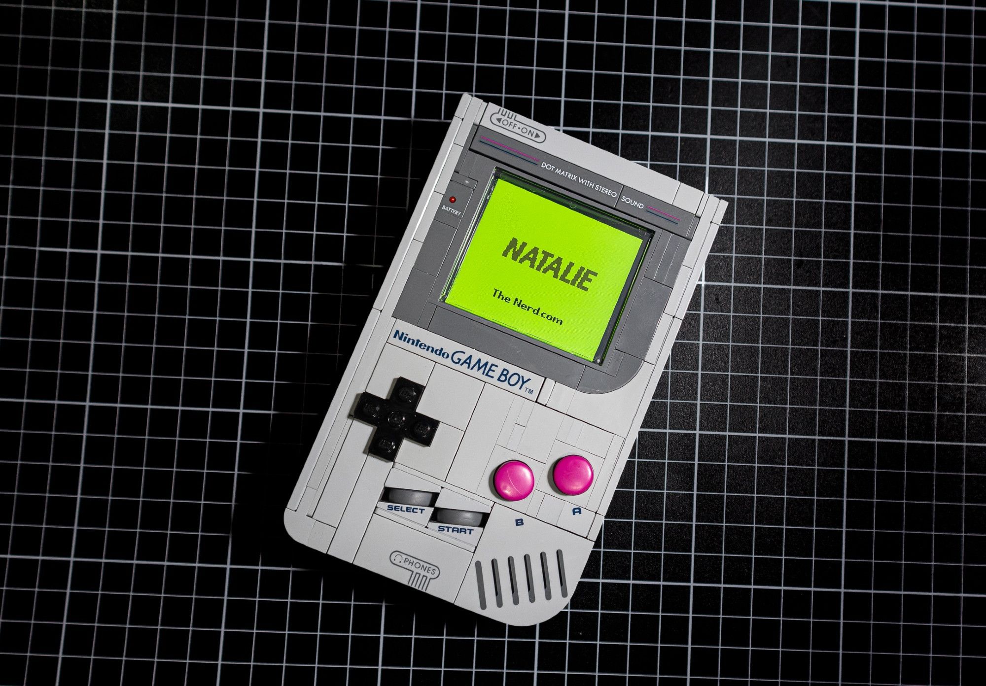 Maker turns Lego Game Boy into authentic handheld with Nintendo chips