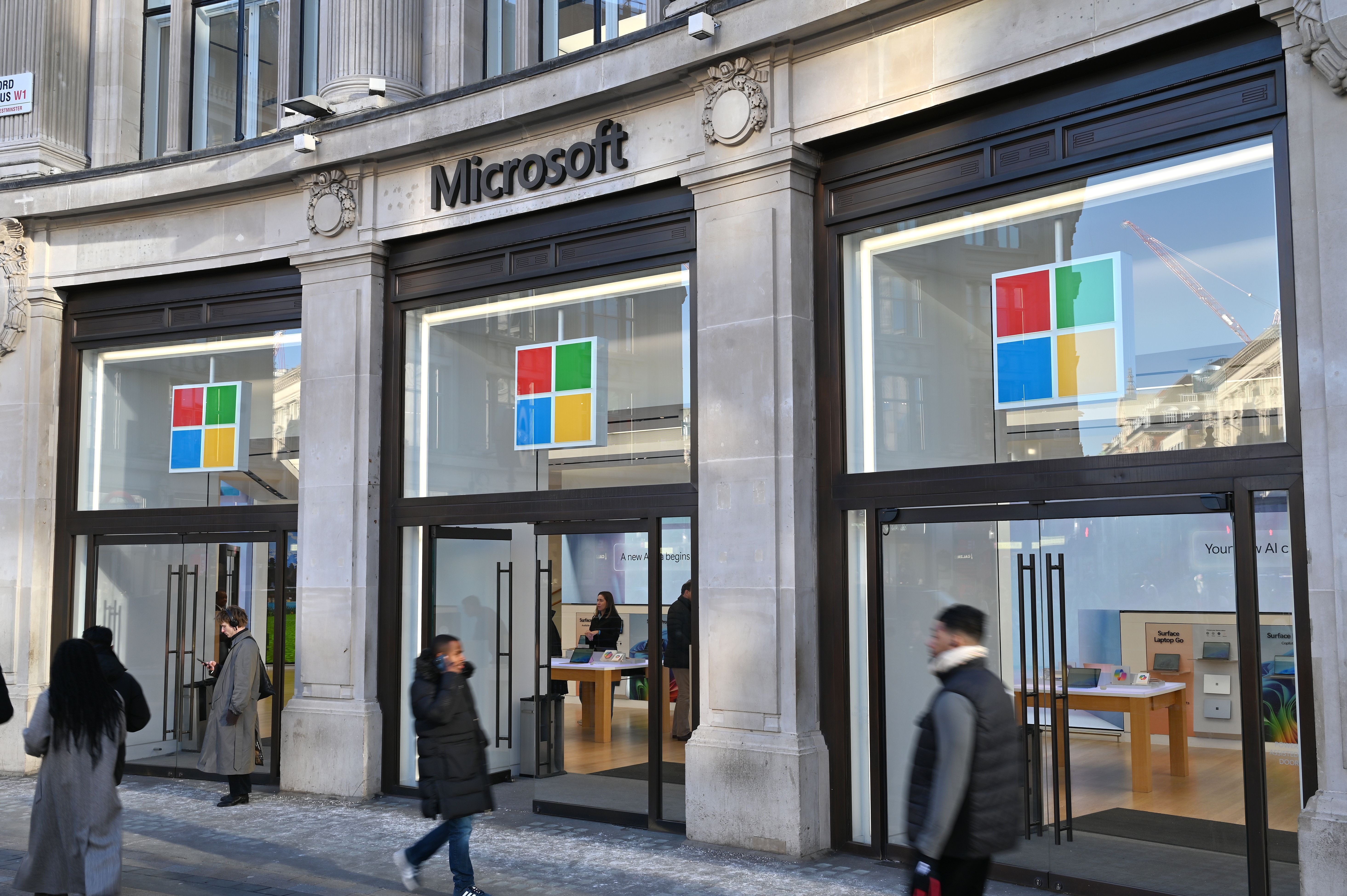 Microsoft drops $30B UK bet, dwarfs Google's AI play