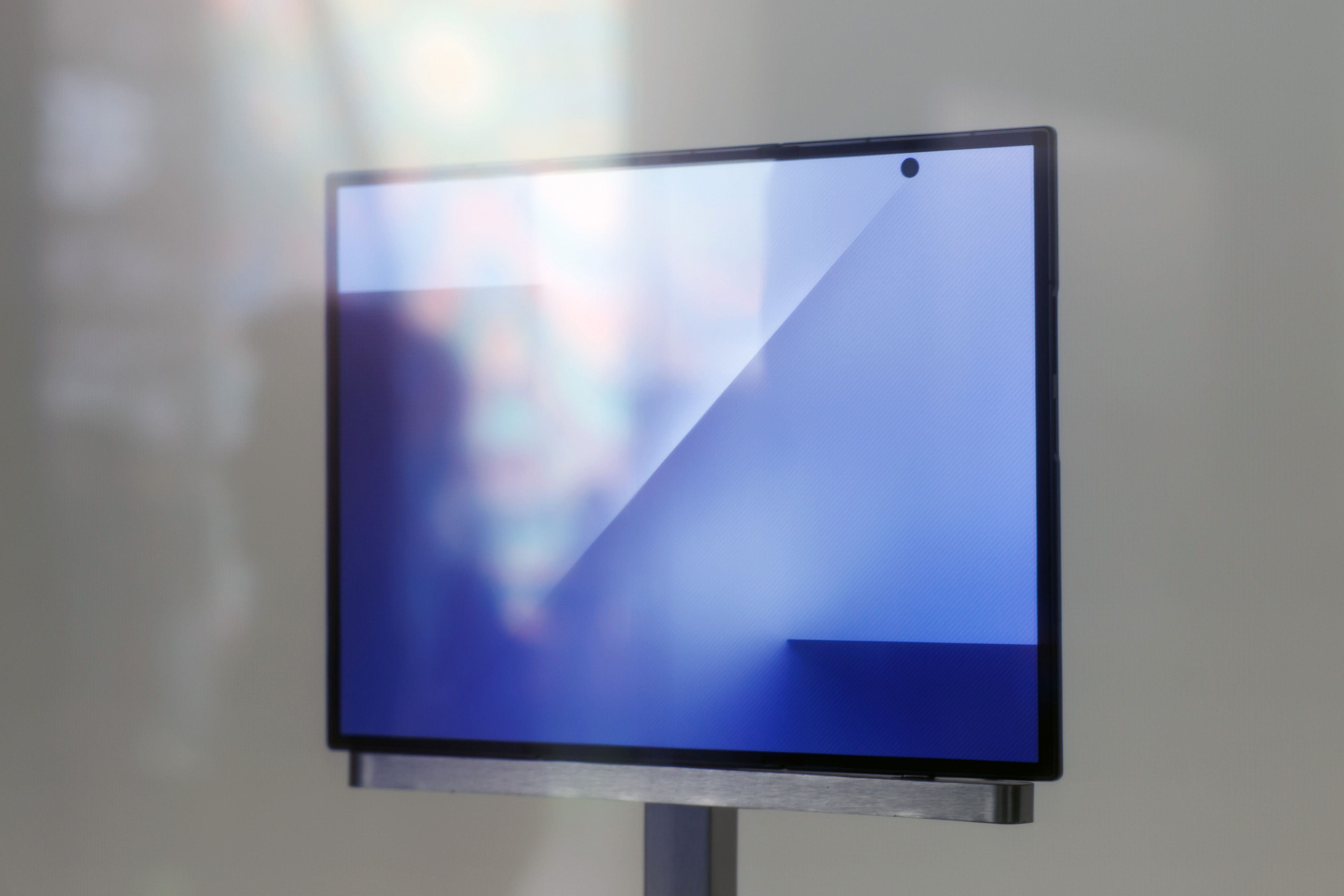 Samsung Finally Shows Off Its Trifold Phone at APEC Summit