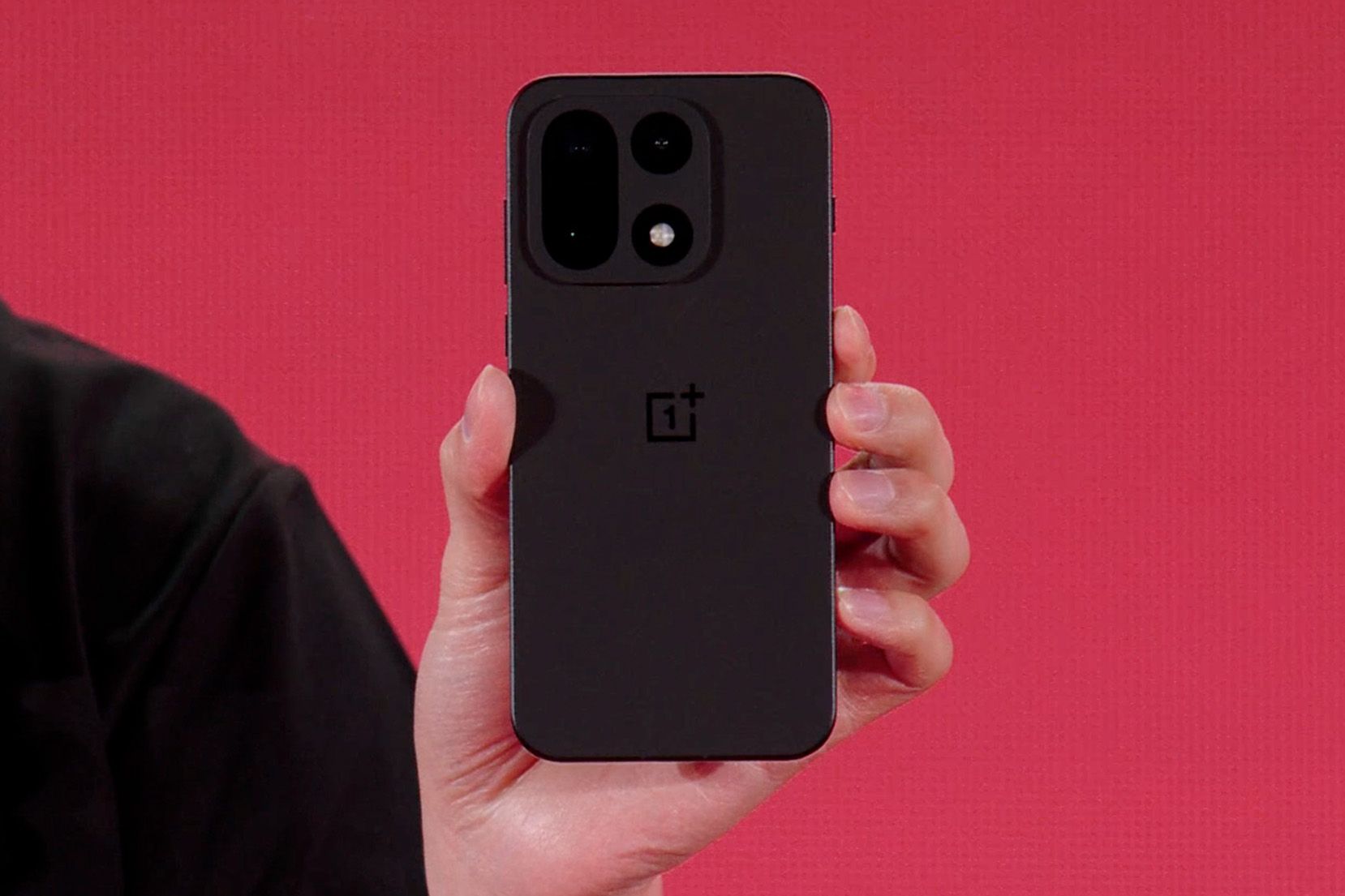 OnePlus Skips 14, Jumps to OnePlus 15 with New Snapdragon Chip