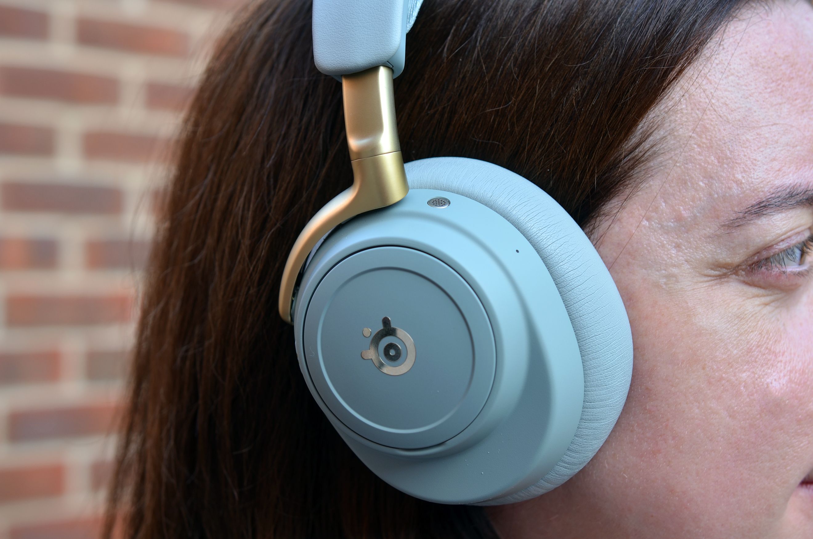 SteelSeries Nova Elite: $599 luxury gaming headset pushes boundaries